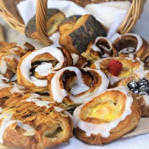 Wienerbrød, Croissanter og Birkes